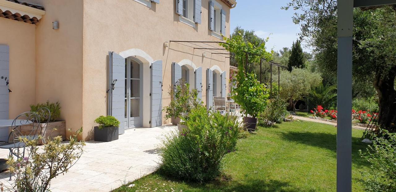 Отель La Bastide Aux Oliviers Туррет-сюр-Лу Экстерьер фото